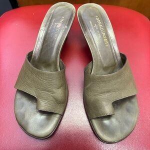 Donald J Pliner Olive colored kitten heels, size 7